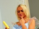 Prinsessa Ruusunen - ritari pelastaa neidon pulasta